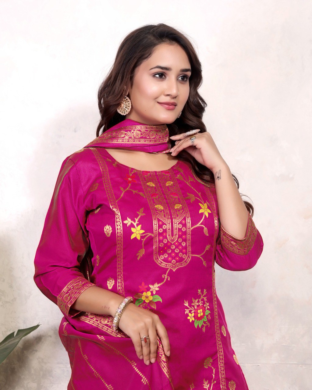 Introducing New Kurti Dupatta & Bottom Set πβ¨